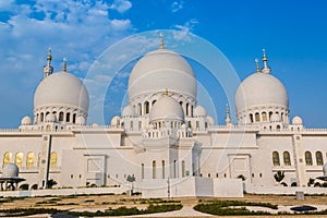 Sheikh Zayed Mosque in Middle East United Arab Emirates with reflection on water. Abu Dhabi