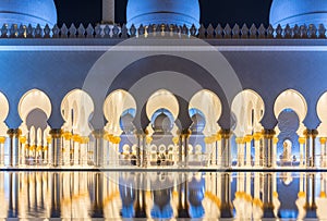 Sheikh Zayed Mosque at night. Abu Dhabi, United Arab Emirates