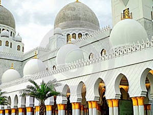 Sheikh Zayed Solo Mosque becoming a magnificent and Informative religious tourist destination
