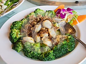 The shellfish fry Brocolli