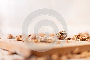 Shelling walnuts