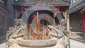 Shenzhen, China: burn incense and worship Buddha in the temple