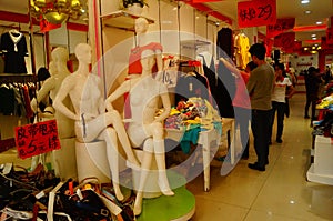 Shenzhen, China: clothing store discounted clothing sales