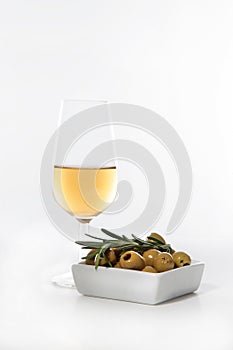 Sherry wine and olives