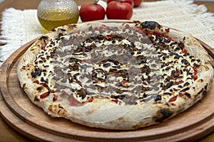 Shimeji mushroom and cream cheese pizza