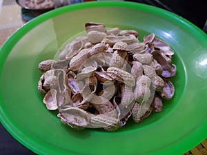 The shini peanuts waste