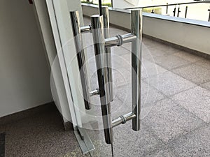 Shiny Round Shape stainless steel pipe Glass door handles with accessories fixed for an Entrance