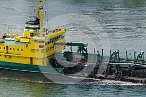 HOPPER DREDGER