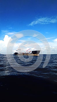 The Ship in  the beautiful sky