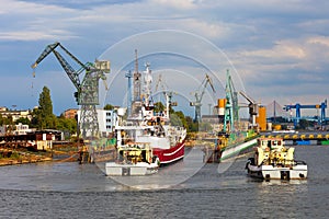 Ship docking photo