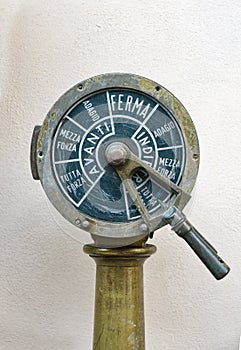 Ship engine telegraph