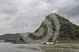 Ship passing the Lorelei