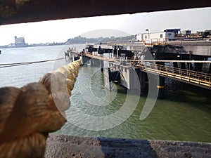 Ship rope passed to the Jetty