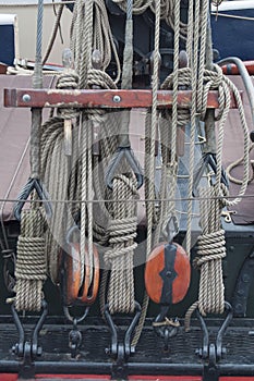 ship's rope and pulley