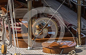 Ship's wheel, rudder marine