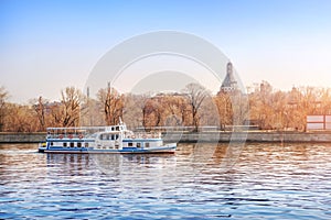 The ship sails on the Moscow River