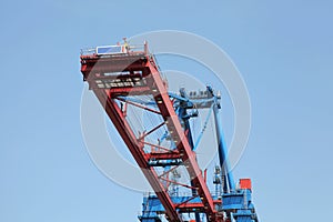 Ship-to-shore crane