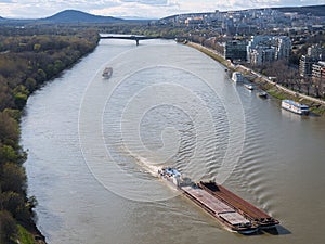 Lodná doprava po Dunaji pri Bratislave, Slovensko