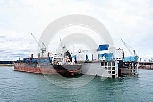 ship yarn repair and main tenance dry dock