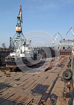 Shipbuilding, ship repair photo
