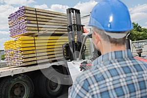 Shipping worker tracking products