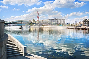 Ships and Bogdan Khmelnitsky Bridge, Moscow