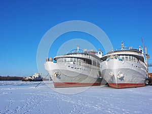 Ships in ice