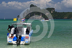 Ships, Loh Dalum Bay, Phi Phi, Thailand