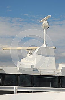 Ships radar system on an oceangoing ship