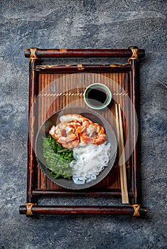 Shirataki noodles, shrimps and seaweed chuka bowl. Healthy low carbs, low calories lanch