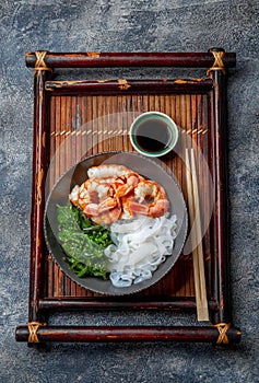 Shirataki noodles, shrimps and seaweed chuka bowl. Healthy low carbs, low calories lanch