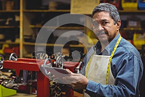 Shoemaker using digital tablet