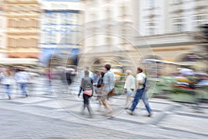 Shooper walking in the city