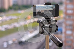 Shooting on a smartphone camera using a tripod