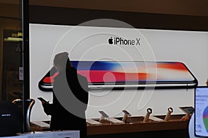 SHOPPERS LOOK AT APPLE IPHONE X