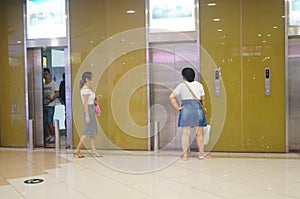 Shopping malls elevator