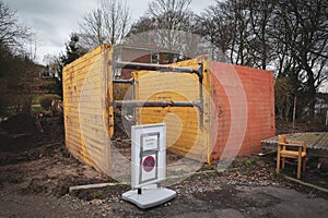 a shoring system for securing pits and shafts