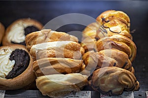 shortbread cakes with different fillings
