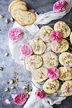 Shortbread cookies with pistachios and rose petals