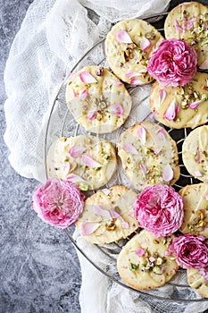 Shortbread cookies with pistachios and rose petals