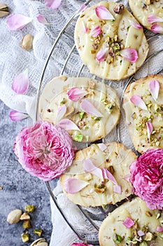 Shortbread cookies with pistachios and rose petals