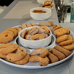 Shortbreads Assortment and Little Butter Biscuits in White Round