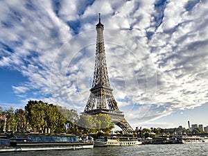 Shot of the beautiful Tour Eiffel