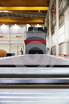 Shot blasting machine for processing of metal plates