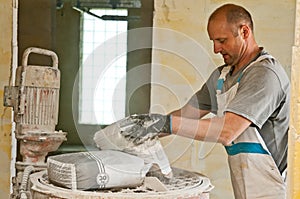 Shotcrete mixer worker