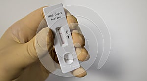 Showing a Sars Cov2 - Antigen Rapid Test with negative result - No Civid-19 photo