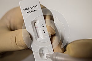 Showing a Sars Cov2 - Antigen Rapid Test with negative result - No Civid-19 photo