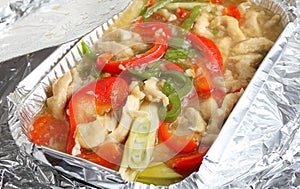 Shredded chicken and pepper slices