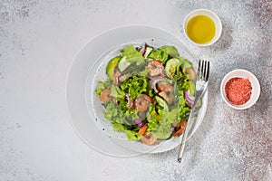 Shrimp and fresh vegetables salad