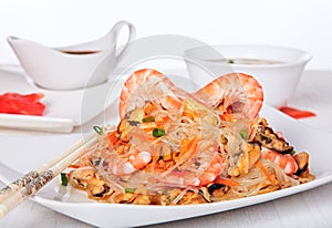 Shrimp and mussels salad with cellophane noodles.